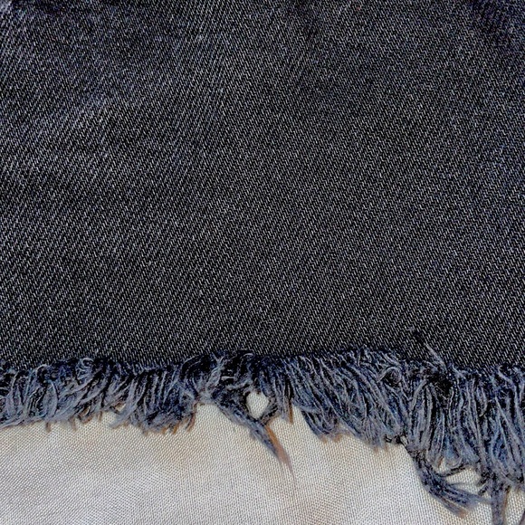 Vintage Levi’s relaxed fit shorts.  Size 12 (youth) - Picture 8 of 9